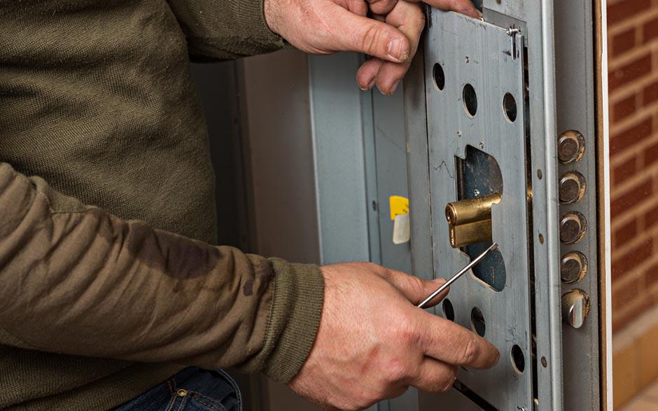soigneux serrurier ouverture de porte Martigues
