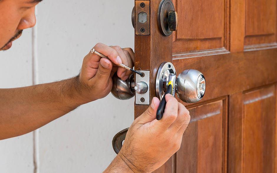 ouverture de porte claquée serrurier Bailly-Romainvilliers